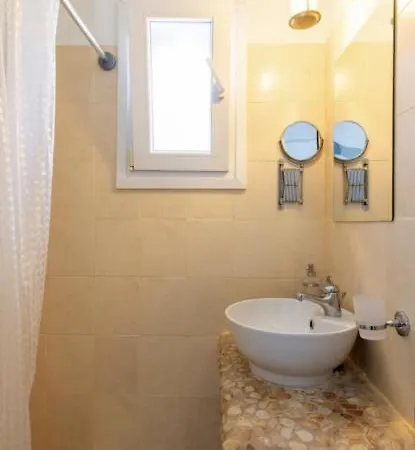 Eleni Ii Affittacamere